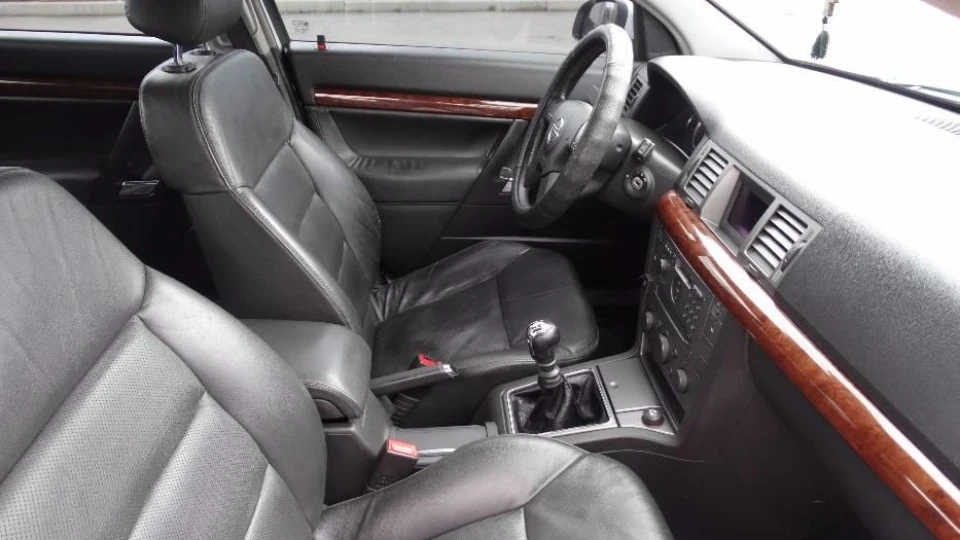 Opel Vectra 2.2 3