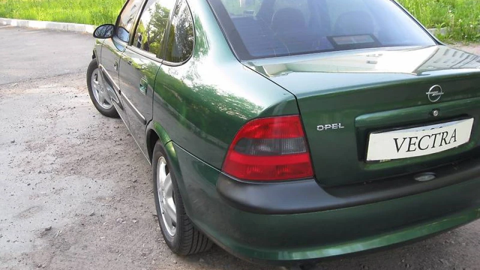 Opel Vectra B CDX X25XE AT 2