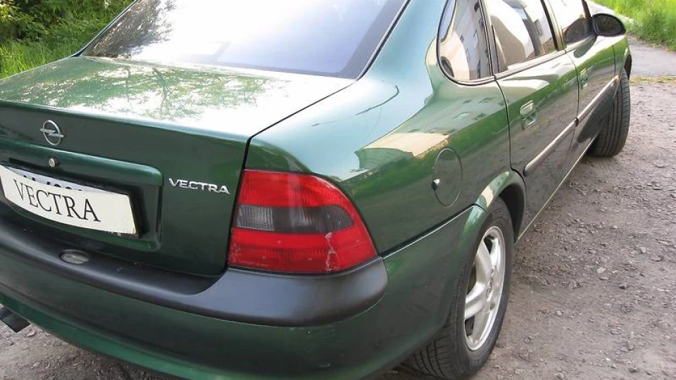 Opel Vectra B CDX X25XE AT 4