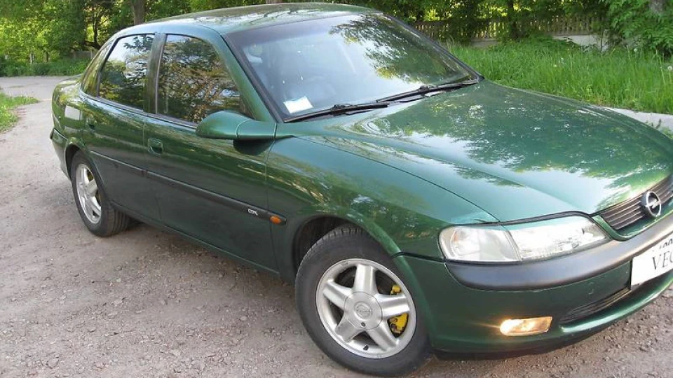 Opel Vectra B CDX X25XE AT 5