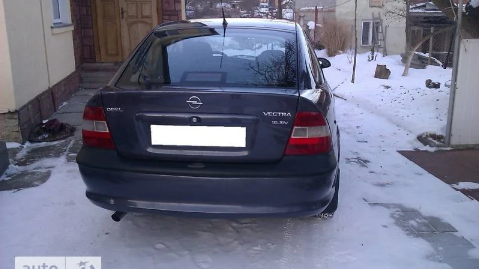 Opel Vectra Баклажан 1.6 Бензин 4