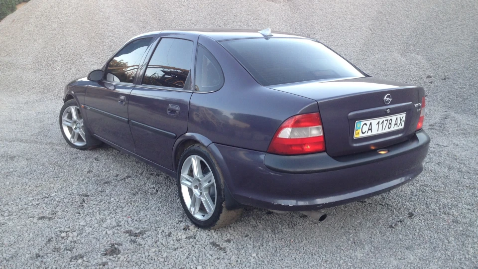 Opel Vectra Баклажан 3