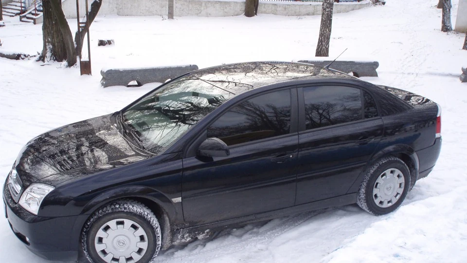 Opel Vectra BLACK SAPHIRE 2