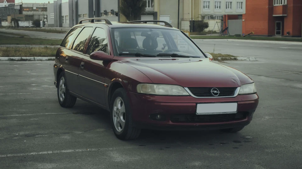 Opel Vectra Бордове Бордо в келиху 2