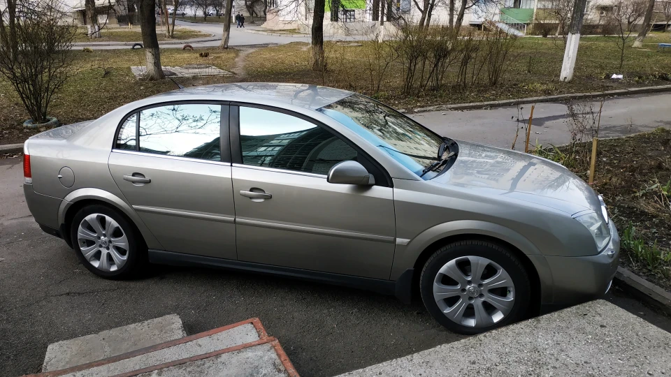 Opel Vectra C Special Saloon 2