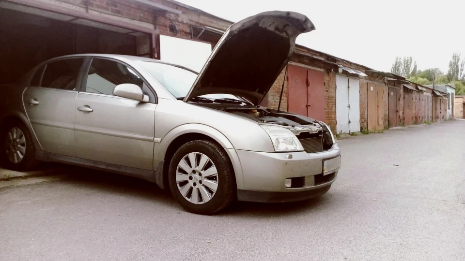 Opel Vectra C Special Saloon 3