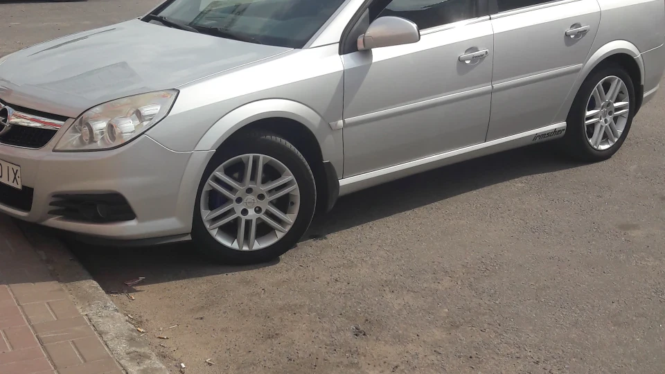 Opel Vectra GTS 2
