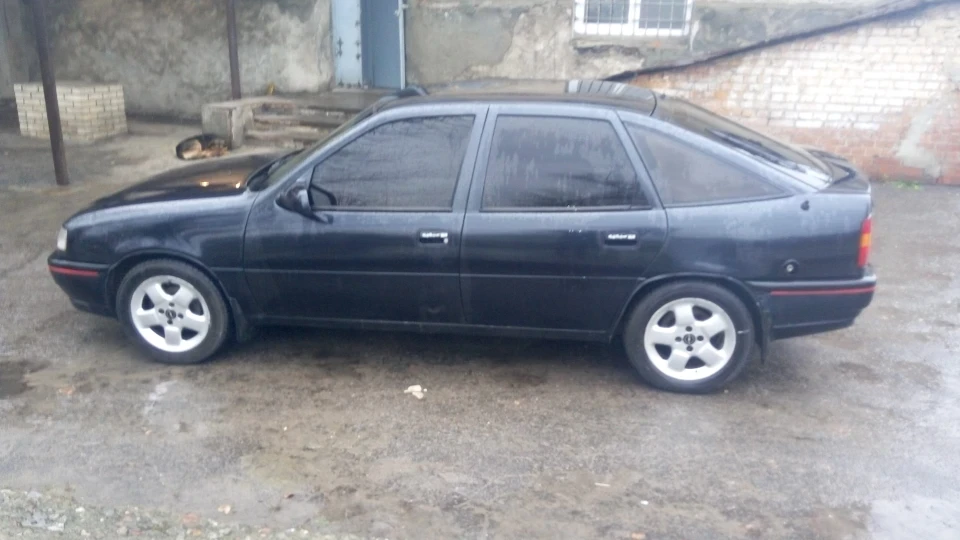 Opel Vectra hatchback 2.0 (c20ne) 5
