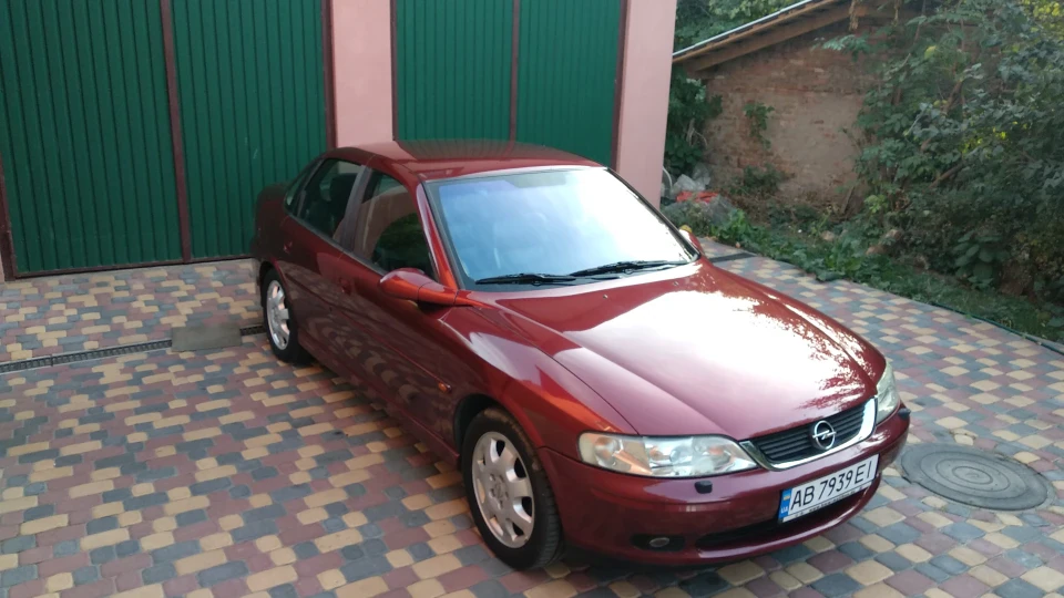 Opel Vectra Червоний металік, 2.2 л 2