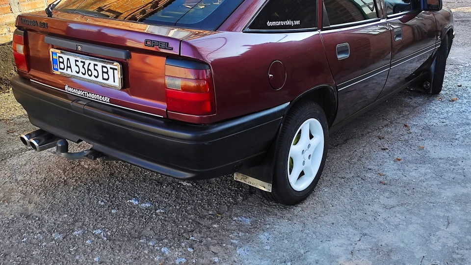 Opel Vectra Червоний металік, з 1.6