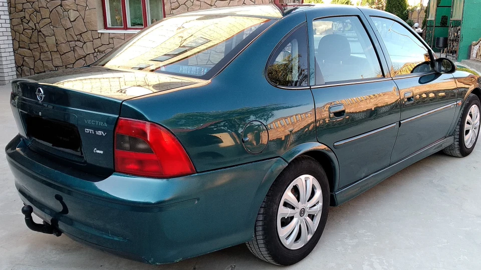 Opel Vectra Ненаситний 3