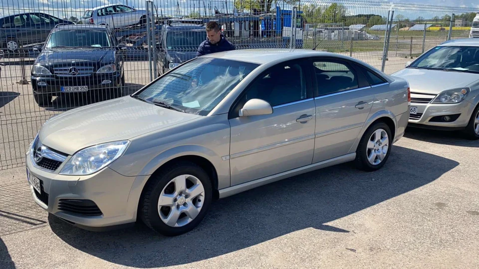 Opel Vectra Panakota Liftback 2