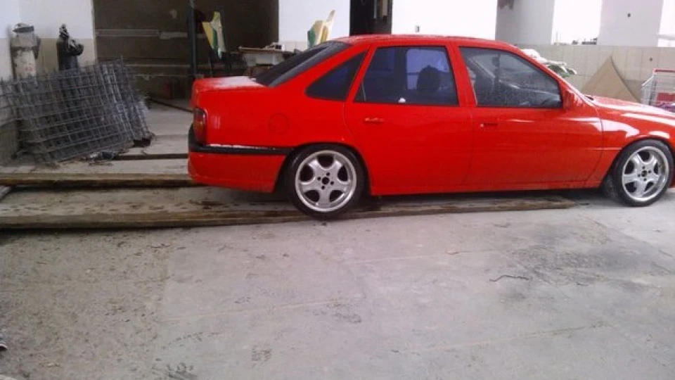 Opel Vectra RED BULL 2