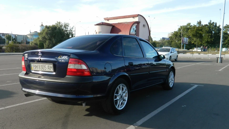 Opel Vectra "royal blue" 2