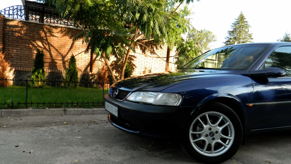 Opel Vectra "royal blue" 5