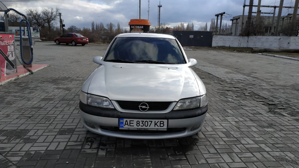 Opel Vectra Срібляста блискавка