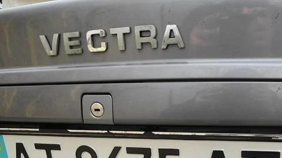 Opel Vectra сomfort 1.8 3