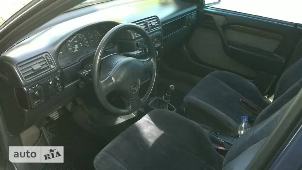 Opel Vectra Vectra A 2.0i GLS 4