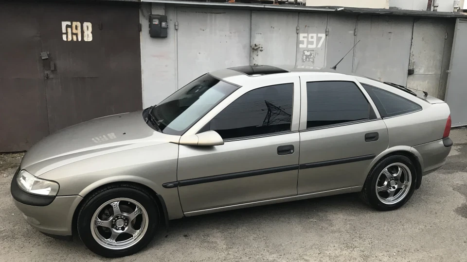 Opel Vectra X16XEL 5