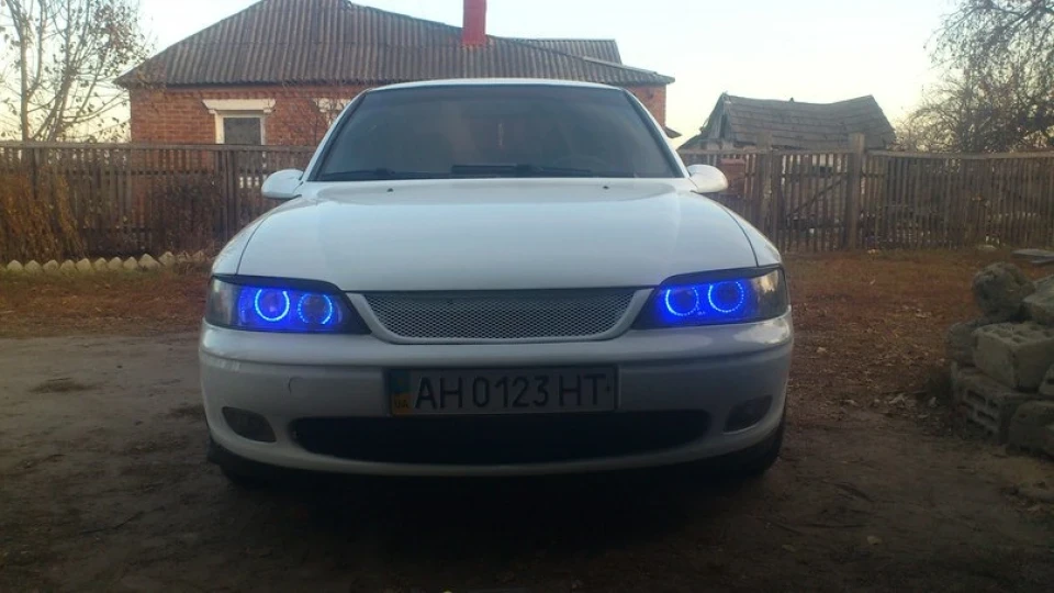 Opel Vectra X18XE 2
