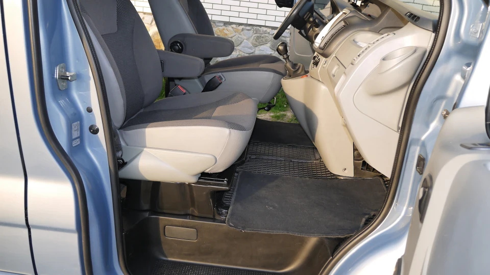 Opel Vivaro 2
