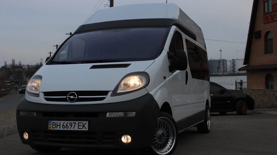 Opel Vivaro 4