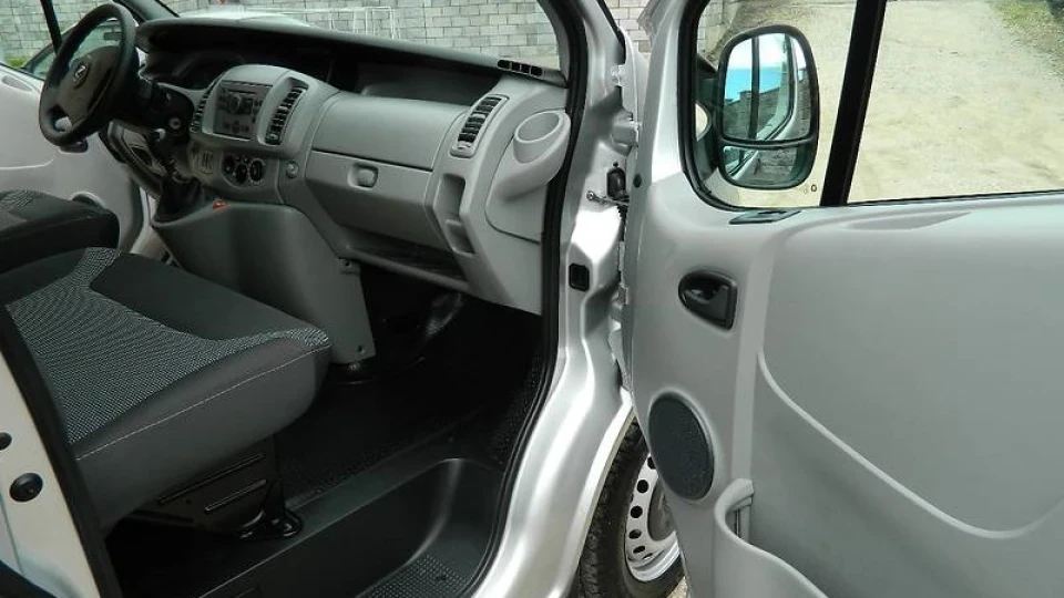 Opel Vivaro 4