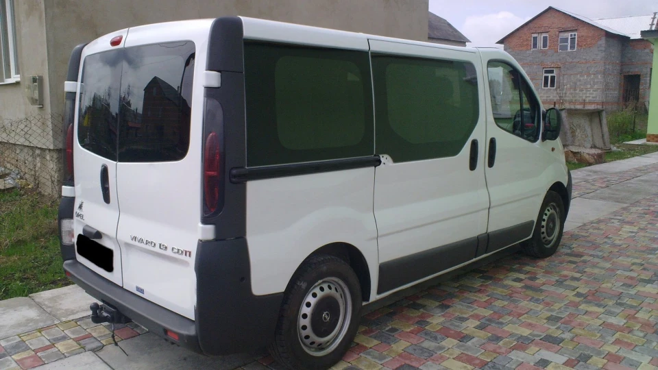 Opel Vivaro 4