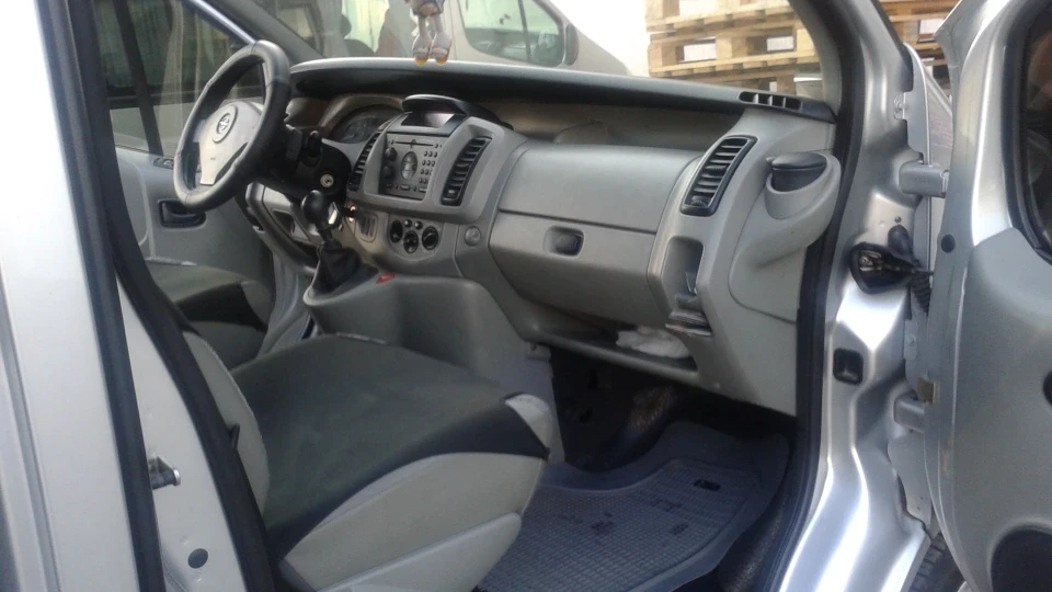 Opel Vivaro 4