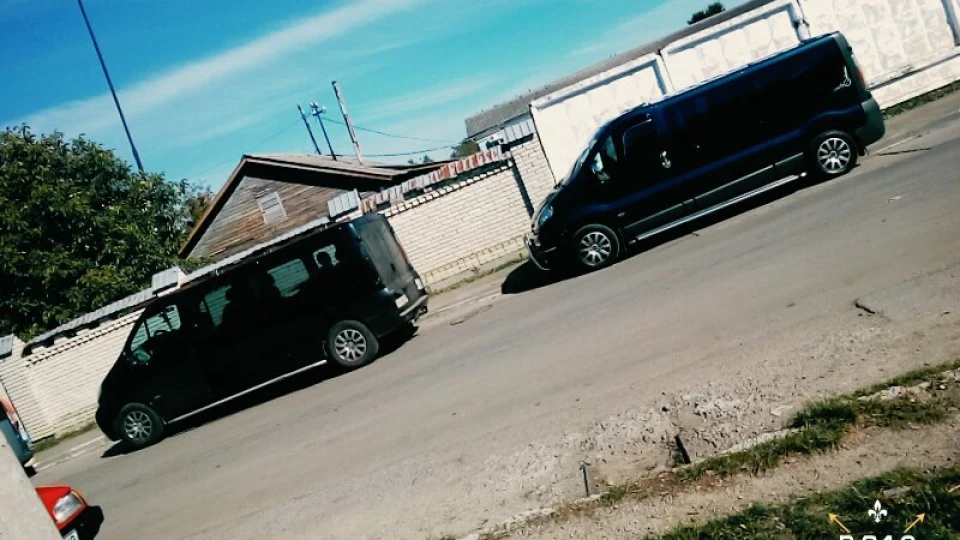 Opel Vivaro 1.9 Turbo Long 2