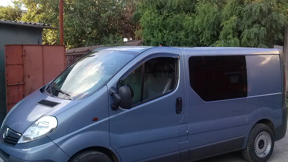 Opel Vivaro 2.0 benz 3