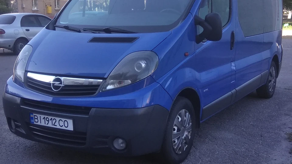 Opel Vivaro 2.0 бензин/газ Сапфір 2