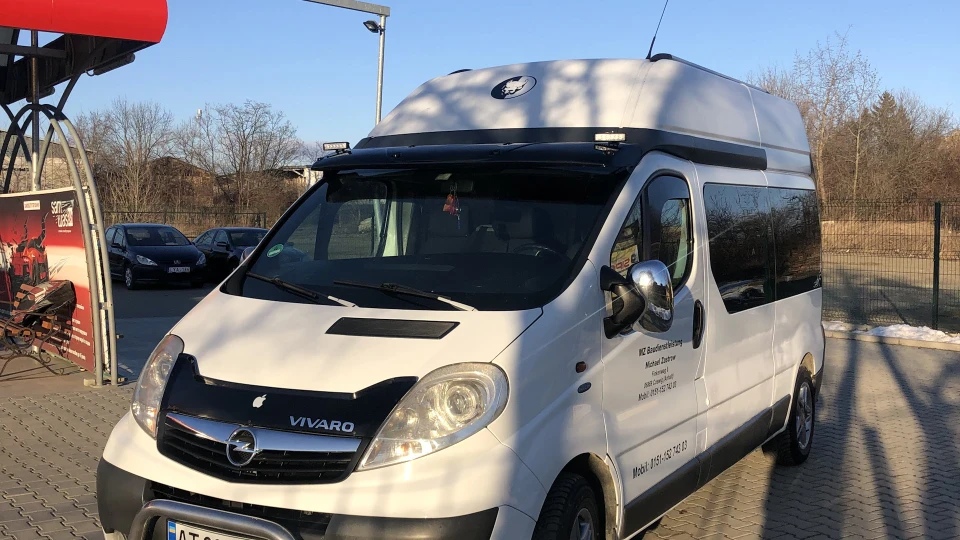 Opel Vivaro 2.0 Парусник