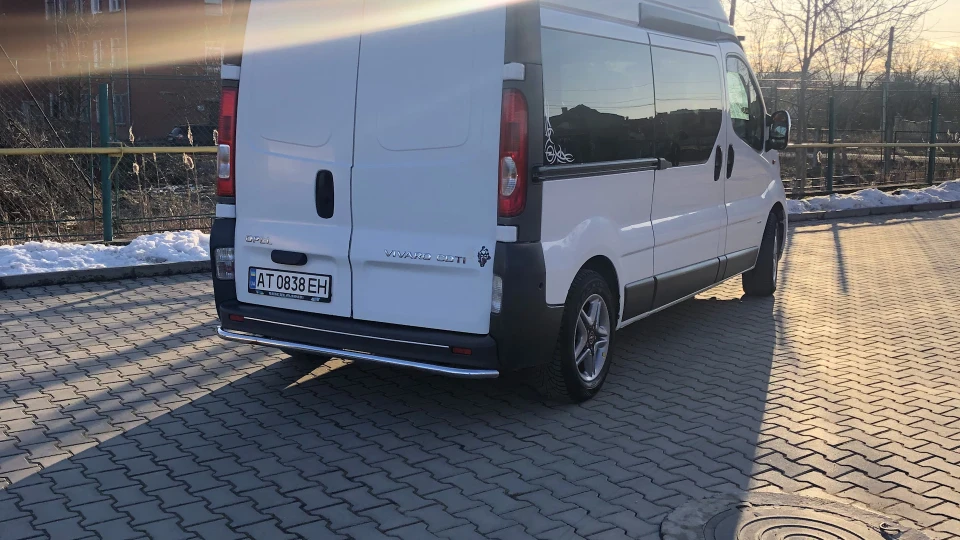 Opel Vivaro 2.0 Парусник 2