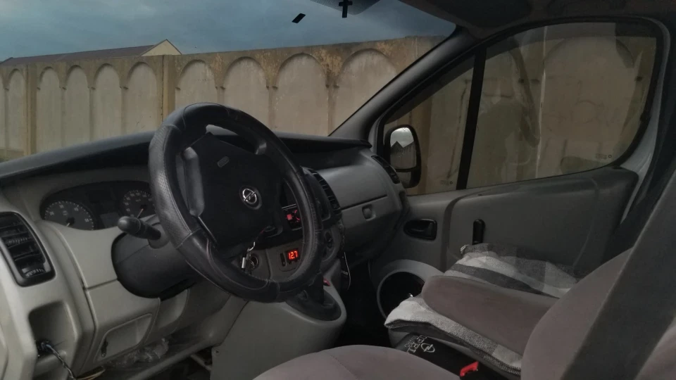 Opel Vivaro 2.0 рест 2