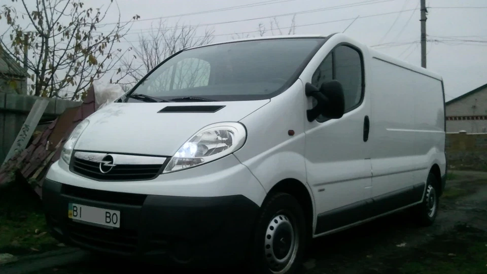 Opel Vivaro 2.0 СDTI Kasten 3
