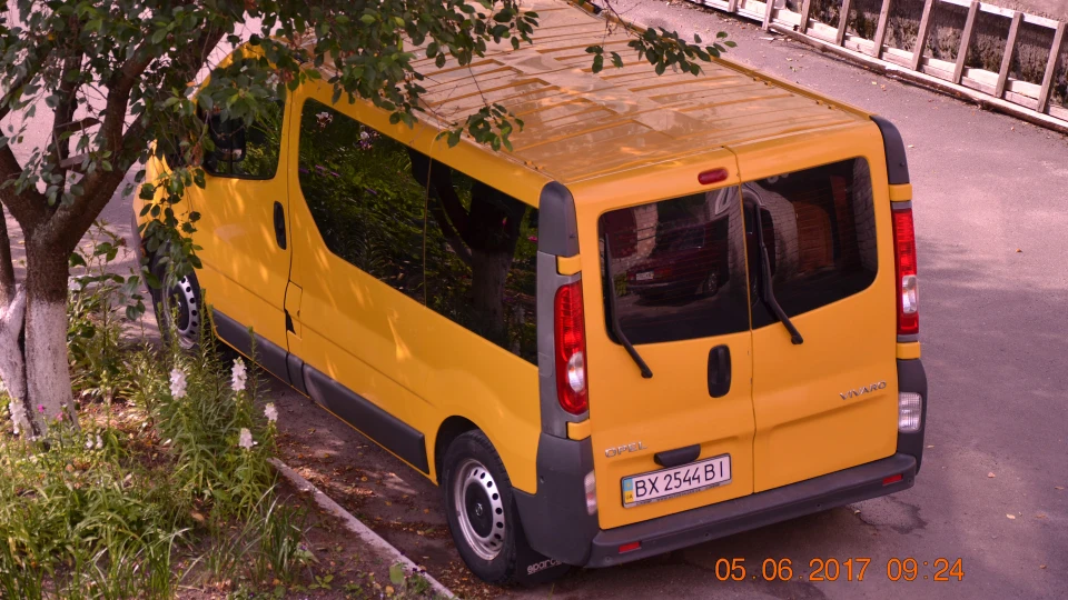 Opel Vivaro 2,0 Сімейний автобус