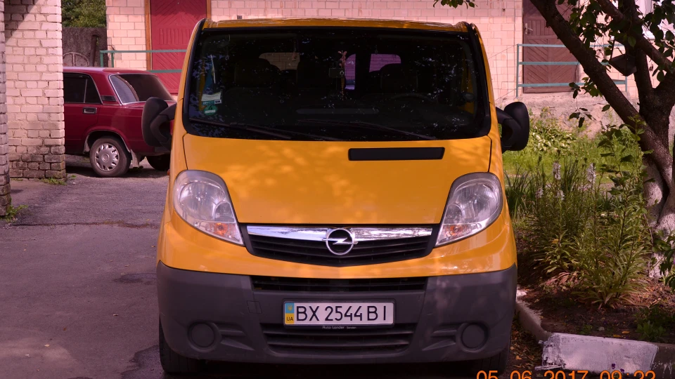 Opel Vivaro 2,0 Сімейний автобус 4