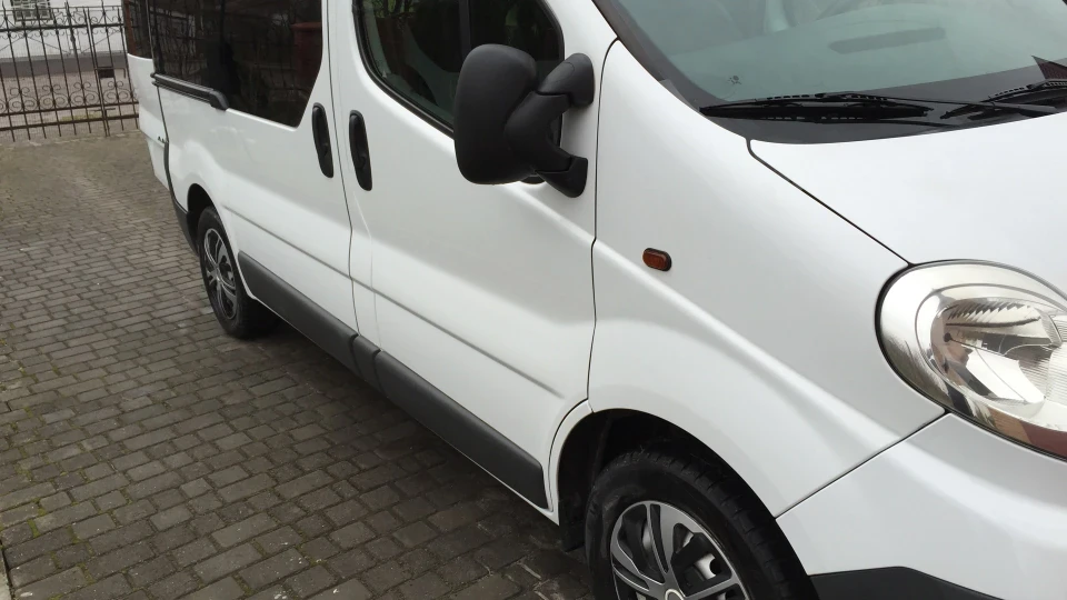 Opel Vivaro 2.0 турбо 3