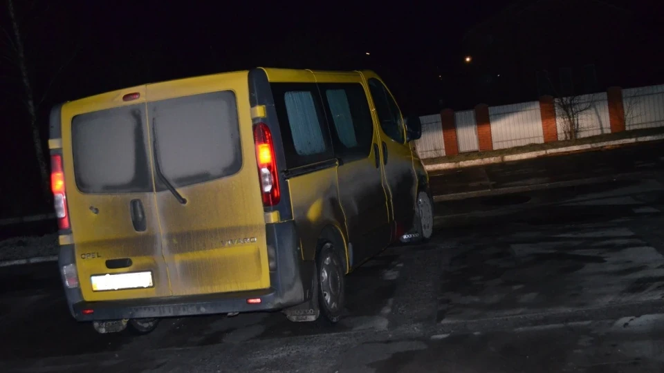 Opel Vivaro 2.0 турбо