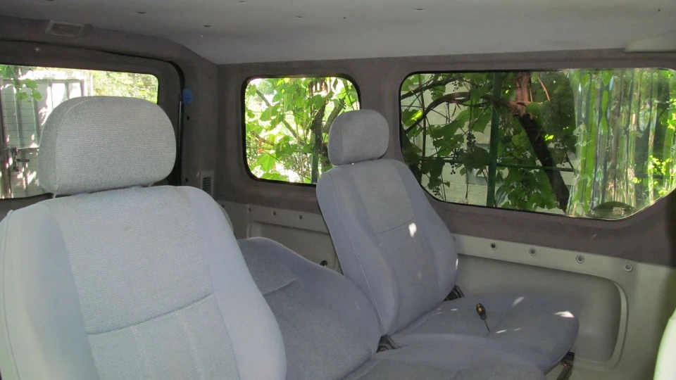 Opel Vivaro 2.0 турбо 2