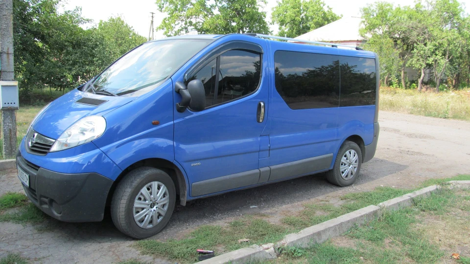 Opel Vivaro 2.0 турбо 3