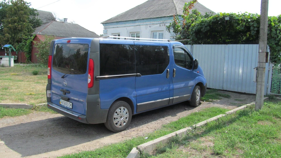 Opel Vivaro 2.0 турбо 4