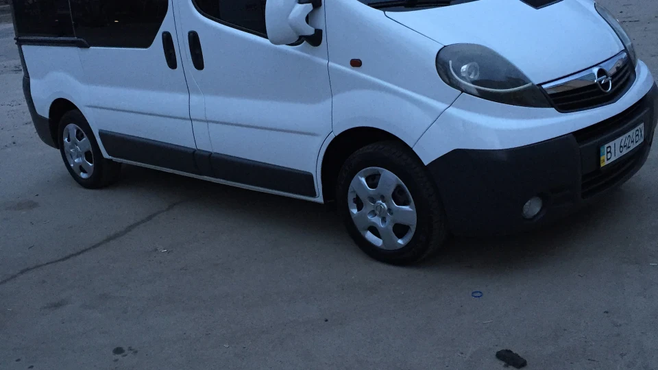 Opel Vivaro 2.0 турбо 5