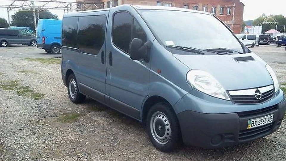 Opel Vivaro 2.0 турбо