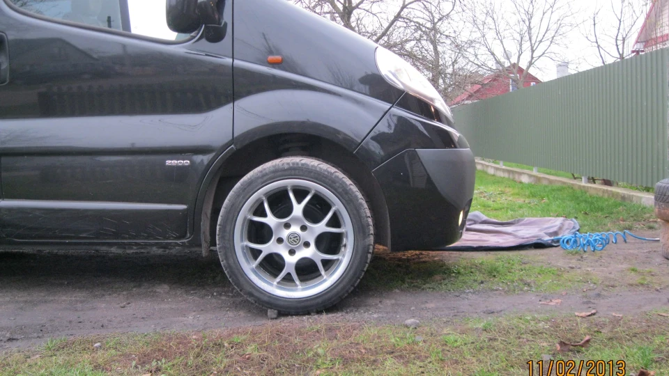 Opel Vivaro 2.084kw Чорний красень