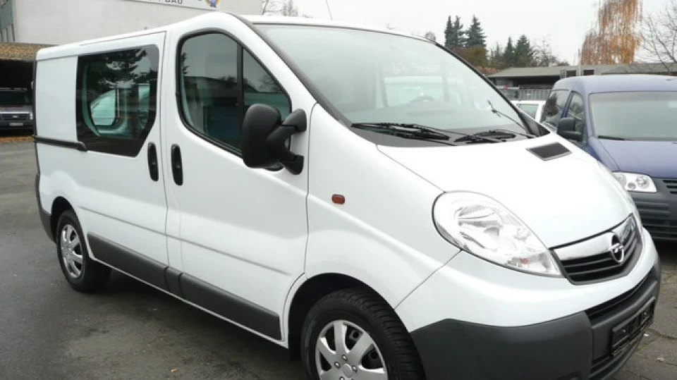 Opel Vivaro 2.5 CDTI Робот