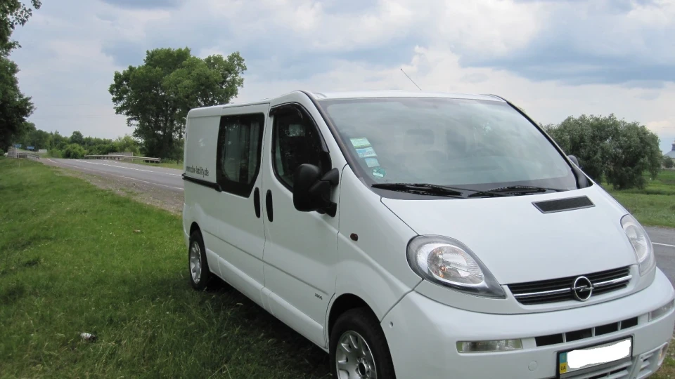 Opel Vivaro 2.5 CDTI Сніжок