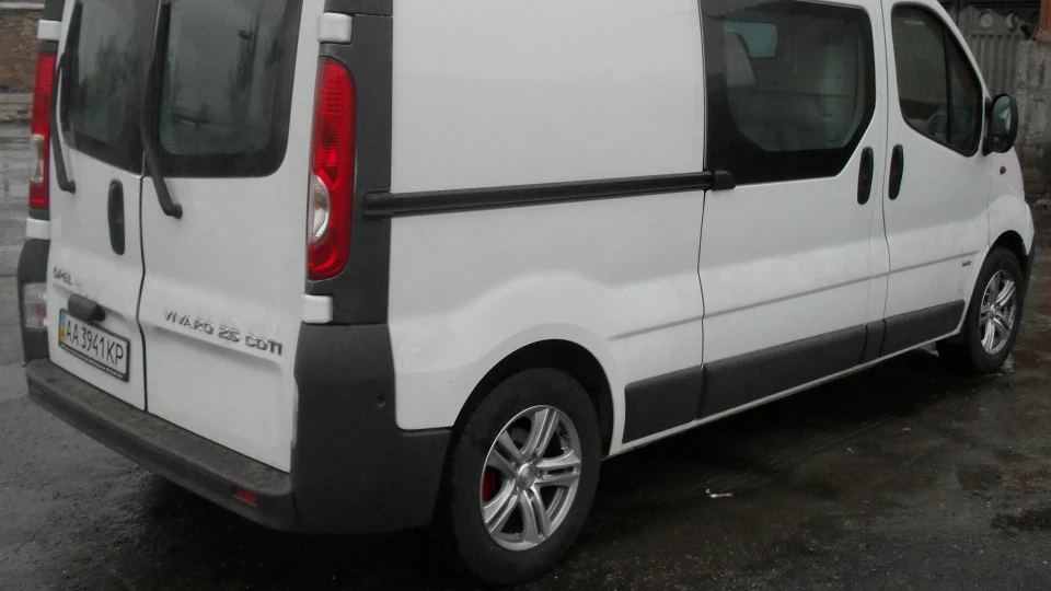 Opel Vivaro 2.5 CDTI Віварик 3