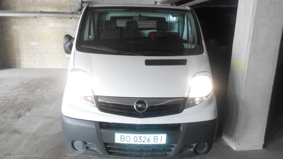 Opel Vivaro 2,5 CDTI WHITE ANGEL 4